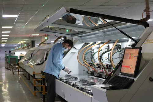 復(fù)產(chǎn)首日,江海這家企業(yè)上百臺(tái)鉆機(jī)高速運(yùn)轉(zhuǎn)