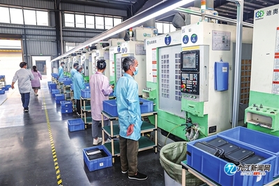 【開展“三大攻堅行動” 打造“三個區域中心”】新材料產業蓬勃發展