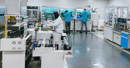 長虹 “智改數(shù)轉(zhuǎn)”蝶變記，電子材料生產(chǎn)煥新篇